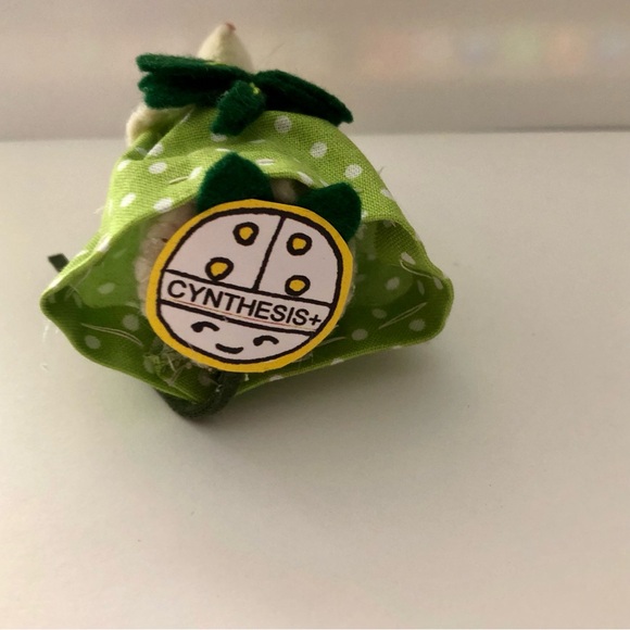 Good luck felt mouse art doll hand-sewn Shamrock clover handmade St. Patrick's - Picture 7 of 9